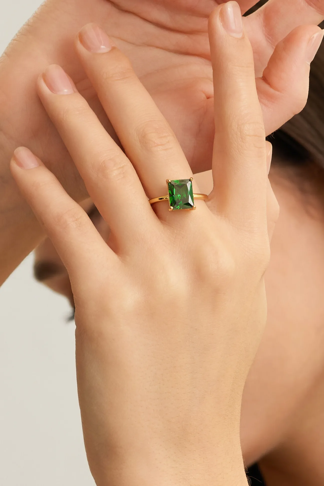 Les Soeurs Ring Gioia Emerald Gold Best