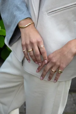 Les Soeurs Ring Gioia Pink Emerald Gold Clearance